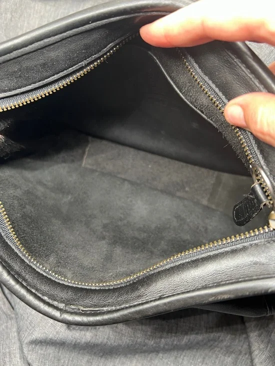 Coach Vintage Taft Black Leather Crossbody 9980 Bag with Brass-Tone Turn Lock - Picture 10 of 16